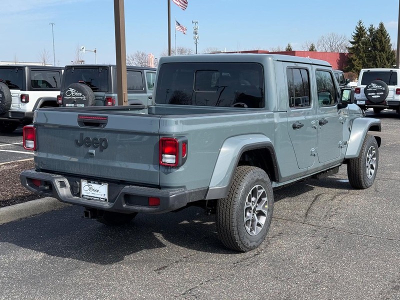 Jeep Gladiator Vehicle Image 03