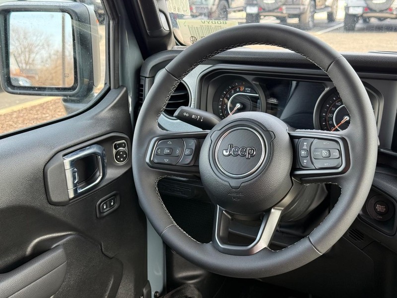 Jeep Gladiator Vehicle Image 06