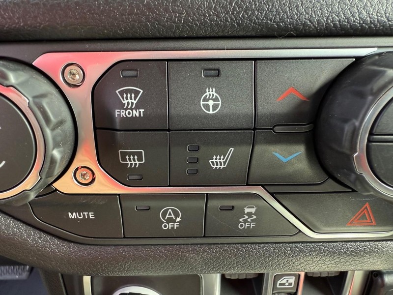 Jeep Gladiator Vehicle Image 10