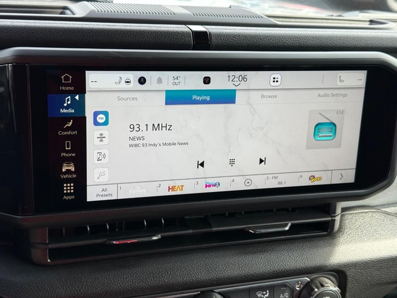 Jeep Gladiator Vehicle Image 11