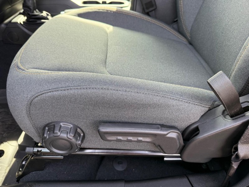 Jeep Gladiator Vehicle Image 19