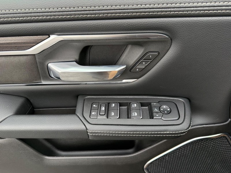 Ram 1500 Vehicle Image 16