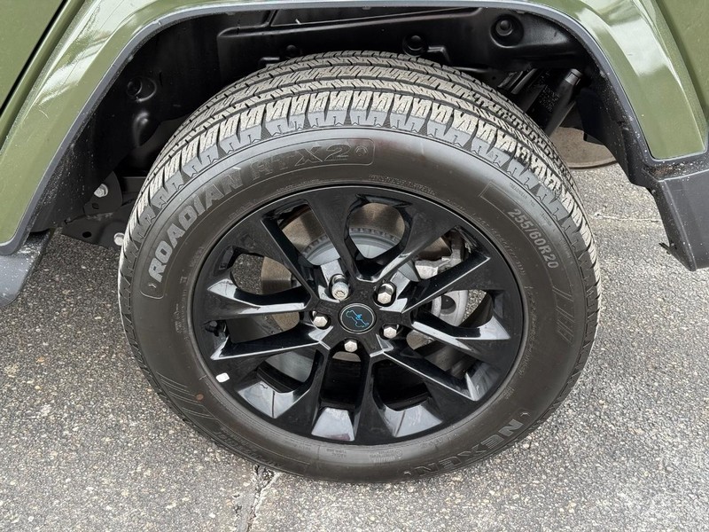 Jeep Wrangler 4xe Vehicle Image 06