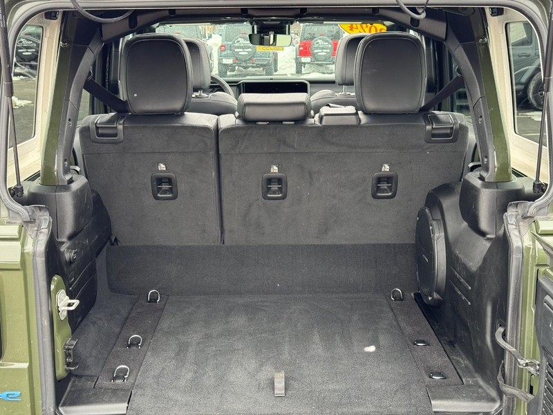 Jeep Wrangler 4xe Vehicle Image 07