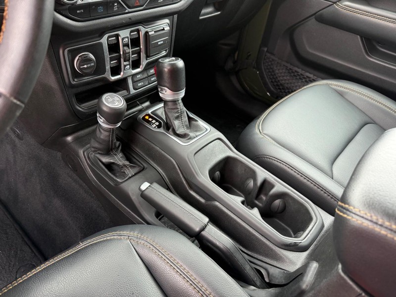 Jeep Wrangler 4xe Vehicle Image 21