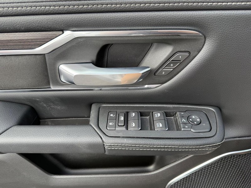 Ram 1500 Vehicle Image 16