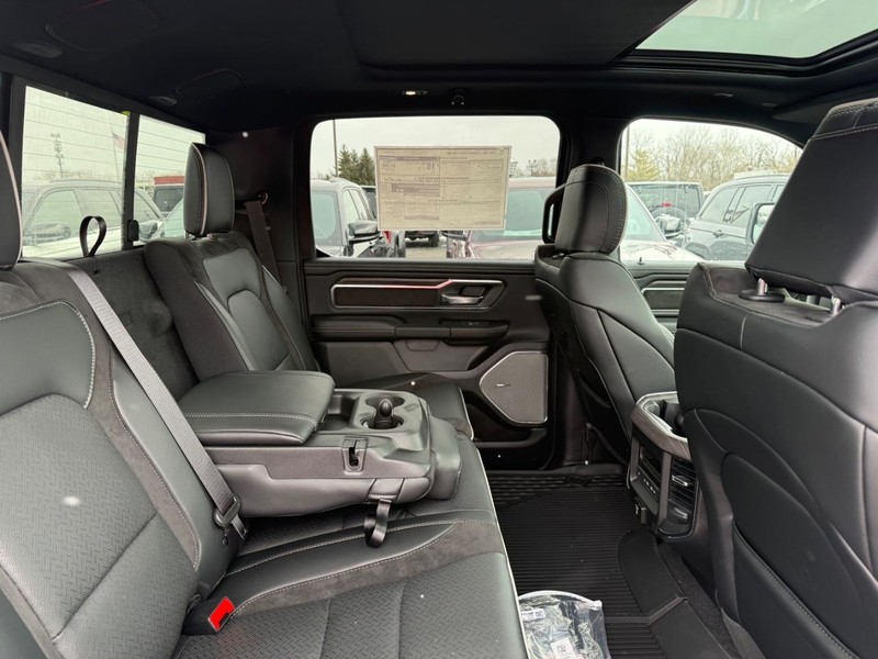 Ram 1500 Vehicle Image 04