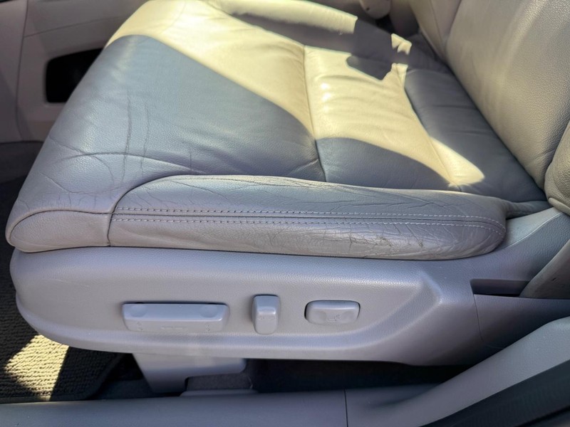 Honda CR-V Vehicle Image 25