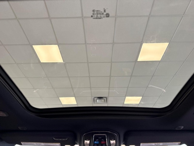 Jeep Cherokee Vehicle Image 05