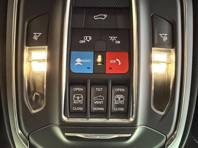 Jeep Cherokee Vehicle Image 14