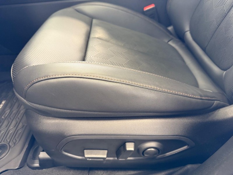 Jeep Cherokee Vehicle Image 18