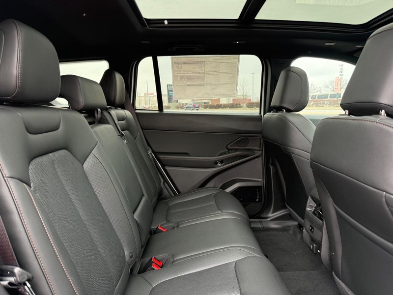 Jeep Cherokee Vehicle Image 04