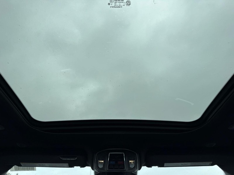 Jeep Cherokee Vehicle Image 05