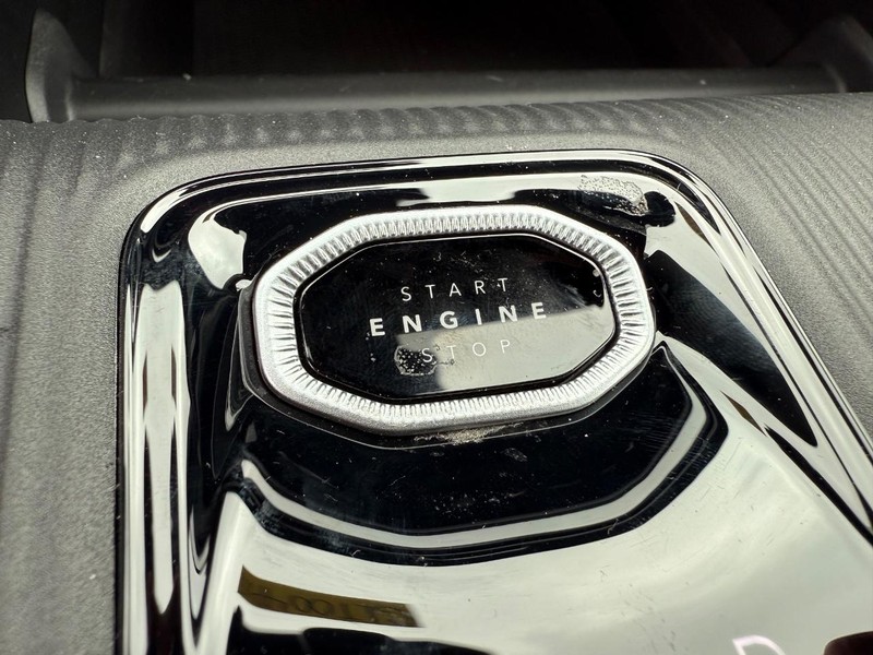 Jeep Cherokee Vehicle Image 10