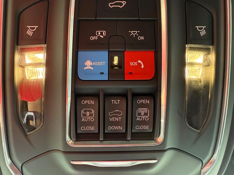 Jeep Cherokee Vehicle Image 15