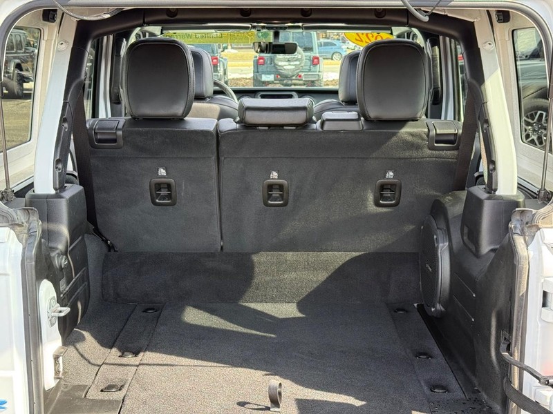 Jeep Wrangler 4xe Vehicle Image 07