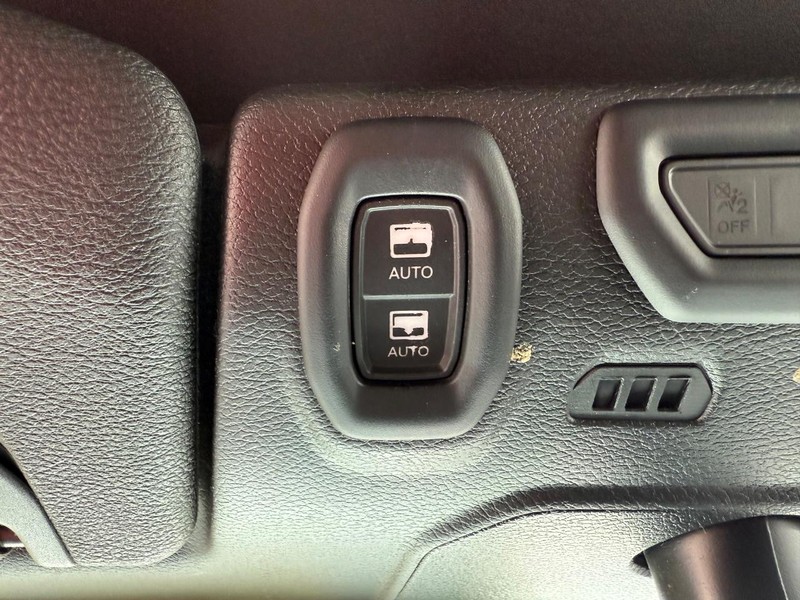 Jeep Wrangler 4xe Vehicle Image 23