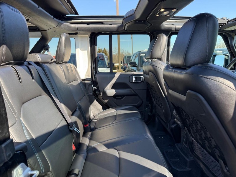 Jeep Wrangler 4xe Vehicle Image 10