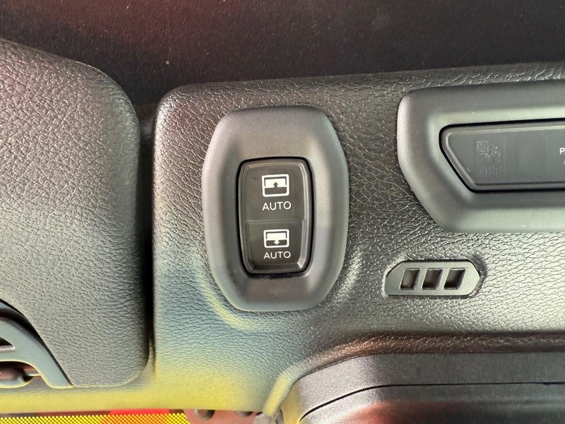 Jeep Wrangler 4xe Vehicle Image 23