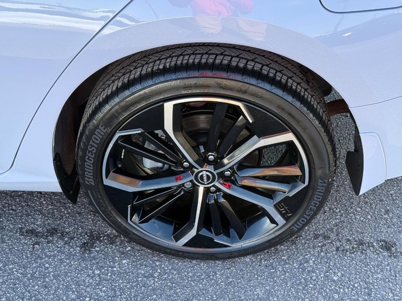 Nissan Altima Vehicle Image 06