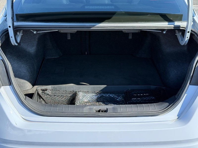 Nissan Altima Vehicle Image 07