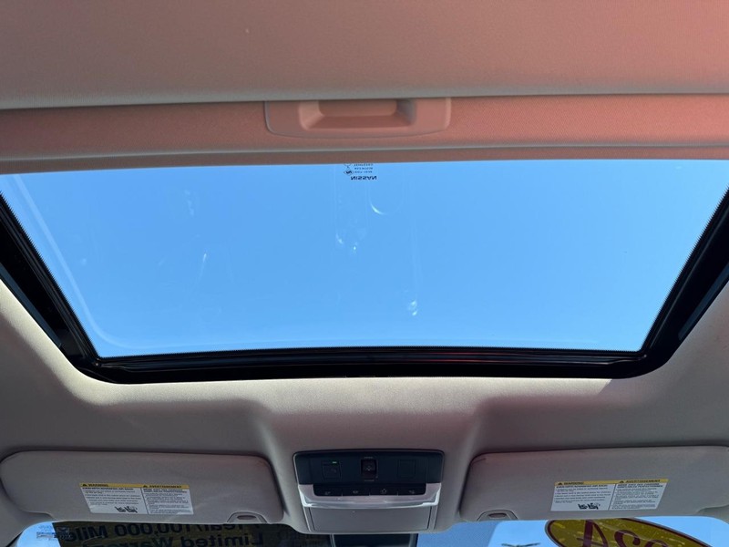 Nissan Altima Vehicle Image 11