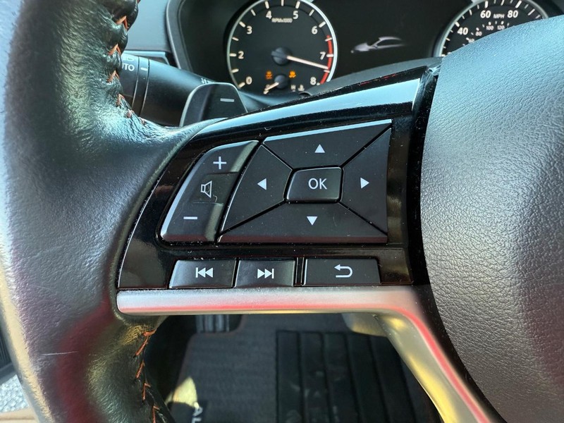 Nissan Altima Vehicle Image 14