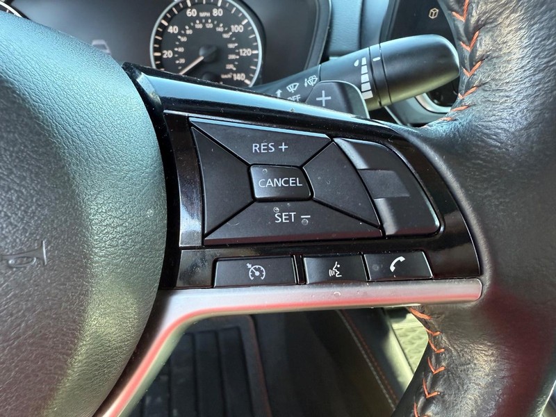 Nissan Altima Vehicle Image 15