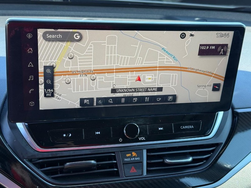 Nissan Altima Vehicle Image 18