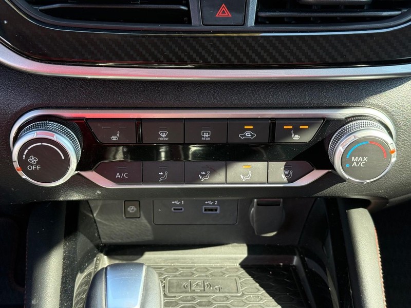 Nissan Altima Vehicle Image 20