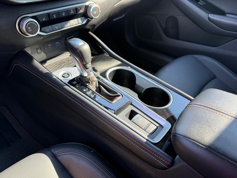 Nissan Altima Vehicle Image 21