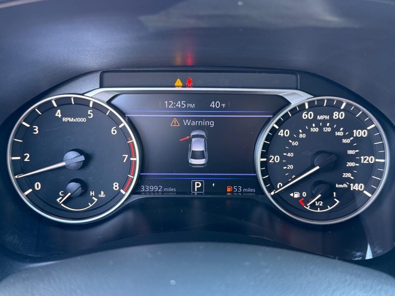 Nissan Altima Vehicle Image 24