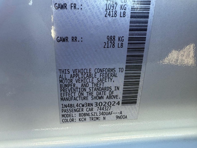 Nissan Altima Vehicle Image 28