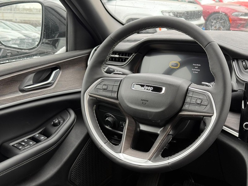 Jeep Grand Cherokee Vehicle Image 07