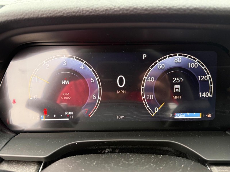 Jeep Grand Cherokee Vehicle Image 16