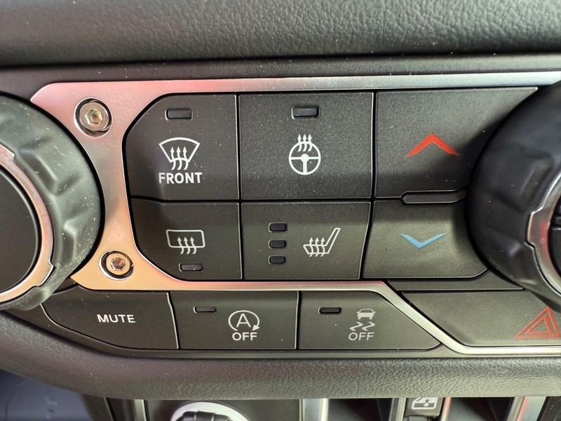 Jeep Gladiator Vehicle Image 10