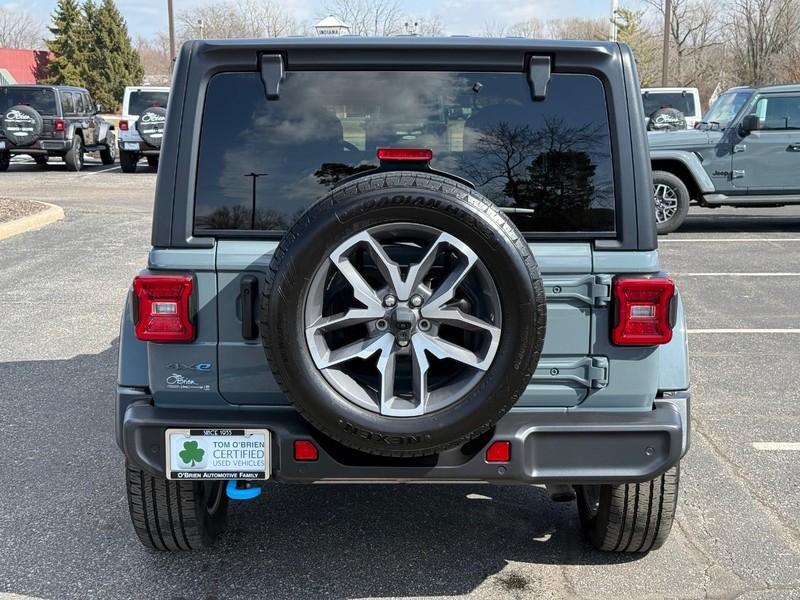 Jeep Wrangler 4xe Vehicle Image 04