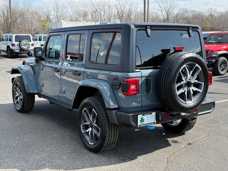 Jeep Wrangler 4xe Vehicle Image 05