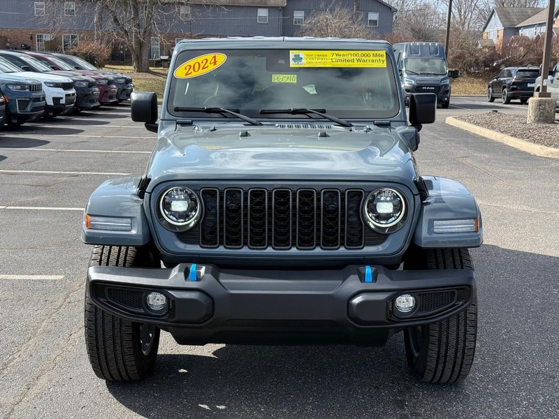 Jeep Wrangler 4xe Vehicle Image 09