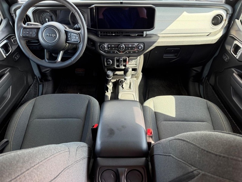 Jeep Wrangler 4xe Vehicle Image 11