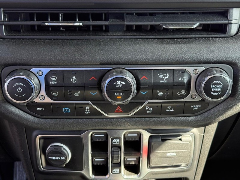 Jeep Wrangler 4xe Vehicle Image 19