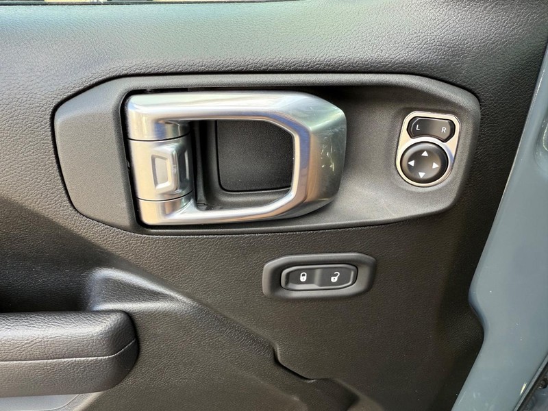 Jeep Wrangler 4xe Vehicle Image 24