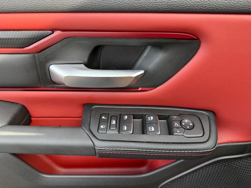 Ram 1500 Vehicle Image 16