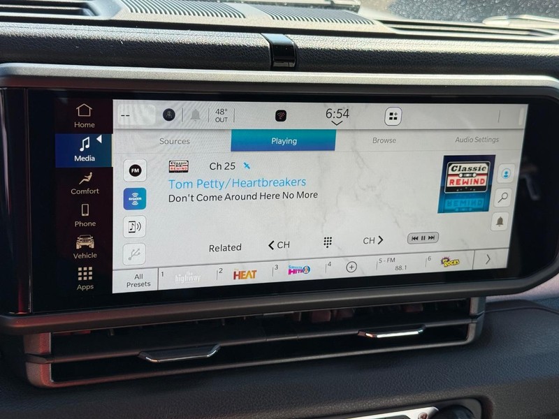 Jeep Wrangler Vehicle Image 10