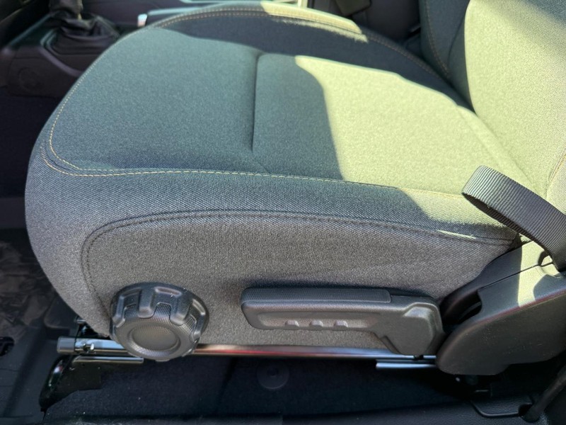 Jeep Wrangler Vehicle Image 18