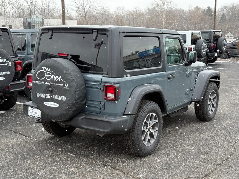 Jeep Wrangler Vehicle Image 03