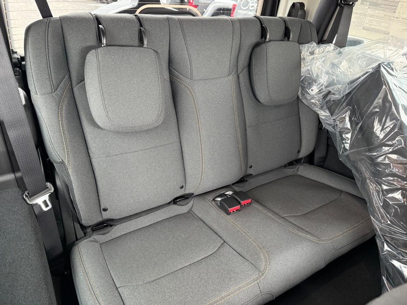 Jeep Wrangler Vehicle Image 05