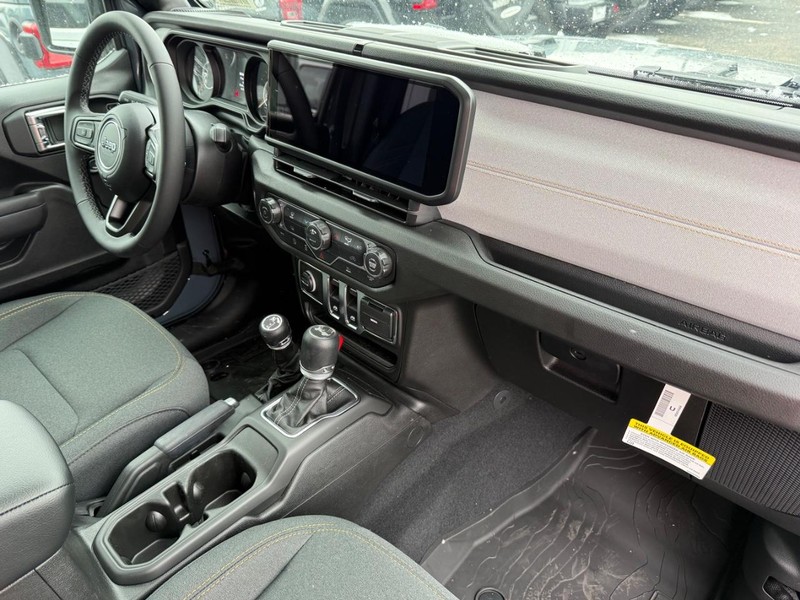 Jeep Wrangler Vehicle Image 06