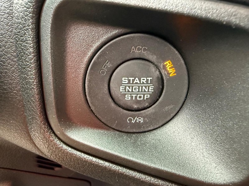 Jeep Wrangler Vehicle Image 09