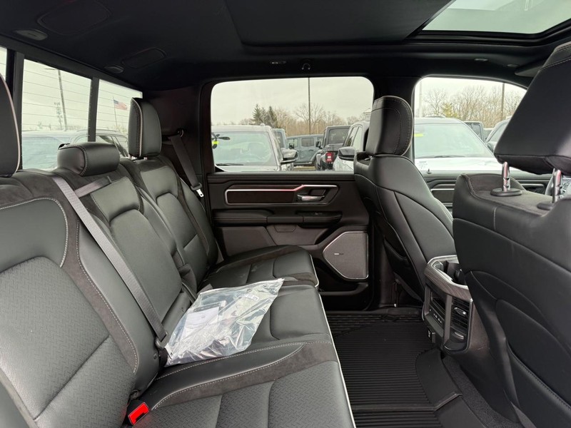 Ram 1500 Vehicle Image 04